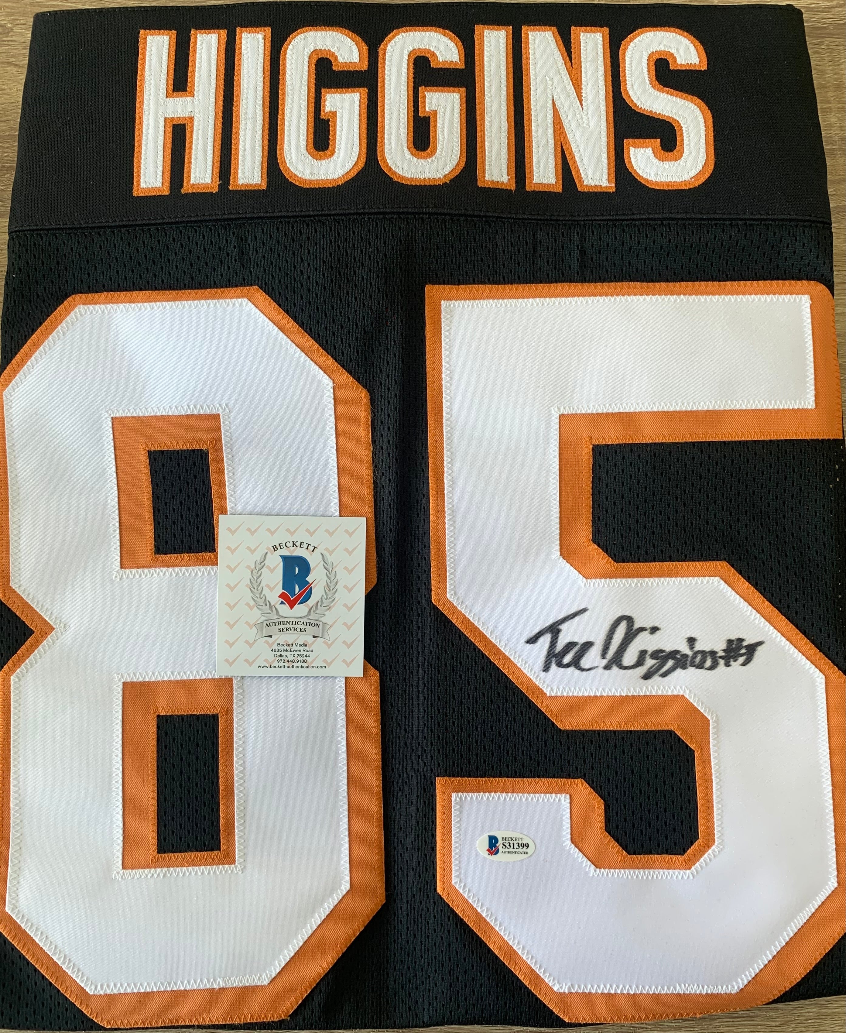 Tee Higgins Bengals autographed custom jersey with Beckett COA